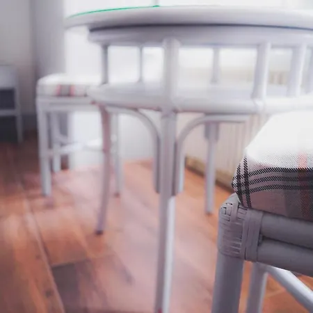 Family By Interlaken Parking 招待所 3*