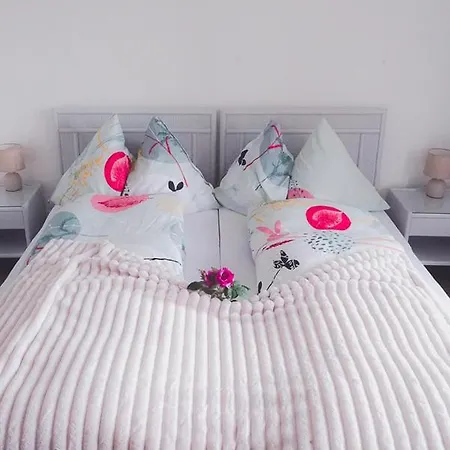 Family By Interlaken Parking Pensión 3*