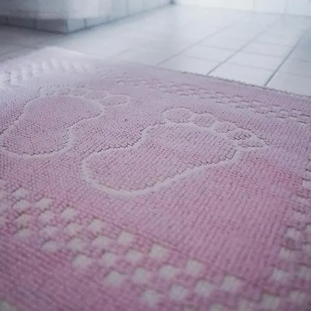 Family By Interlaken Parking Pensión Därligen