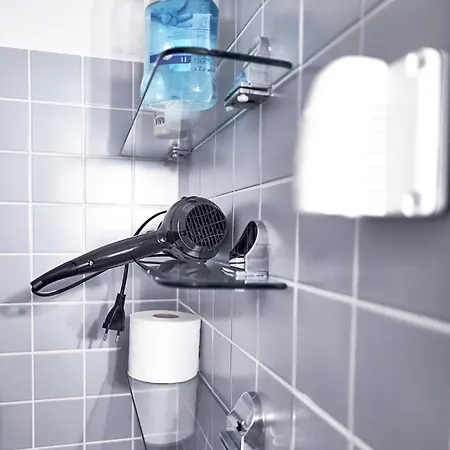 Family By Interlaken Parking Pensión 3*