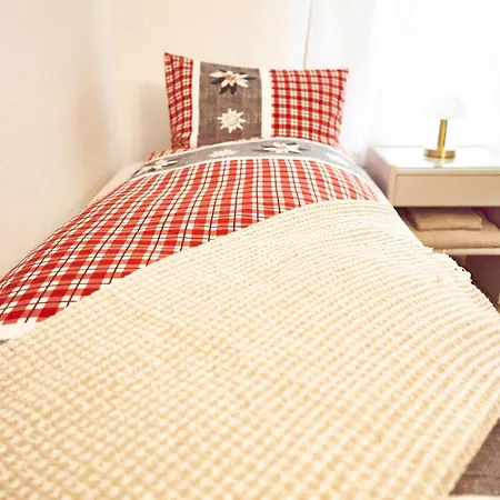 Family By Interlaken Parking 3* Därligen