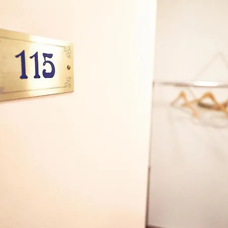 Family By Interlaken Parking Därligen